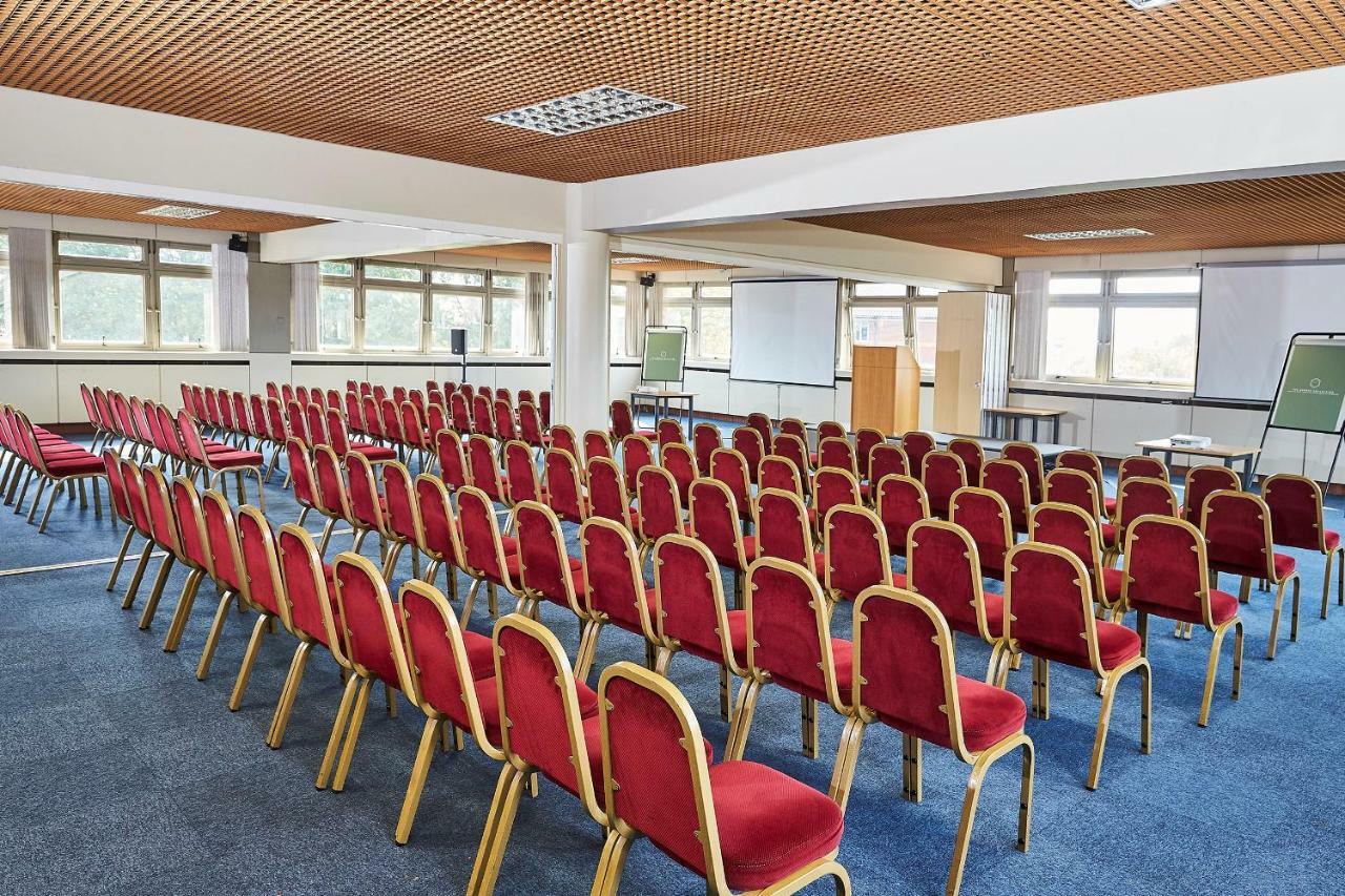 Yarnfield Park Training And Conference Centre Hotel Stone  Eksteriør billede