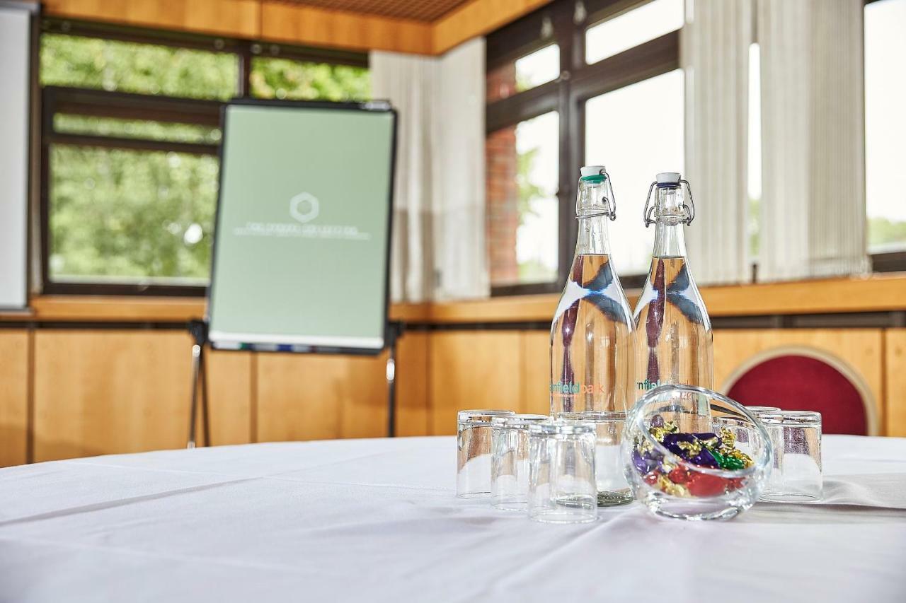 Yarnfield Park Training And Conference Centre Hotel Stone  Eksteriør billede